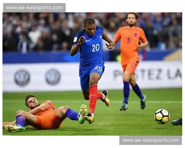 战车对轰高卢雄鸡:这一夜,欧洲杯的灵魂在绿茵场沸腾 战车对轰高卢雄鸡:这一夜,欧洲杯的灵魂在绿茵场沸腾